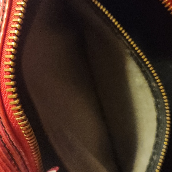 💕LV epi Trocodero 27 - Picture 4 of 8